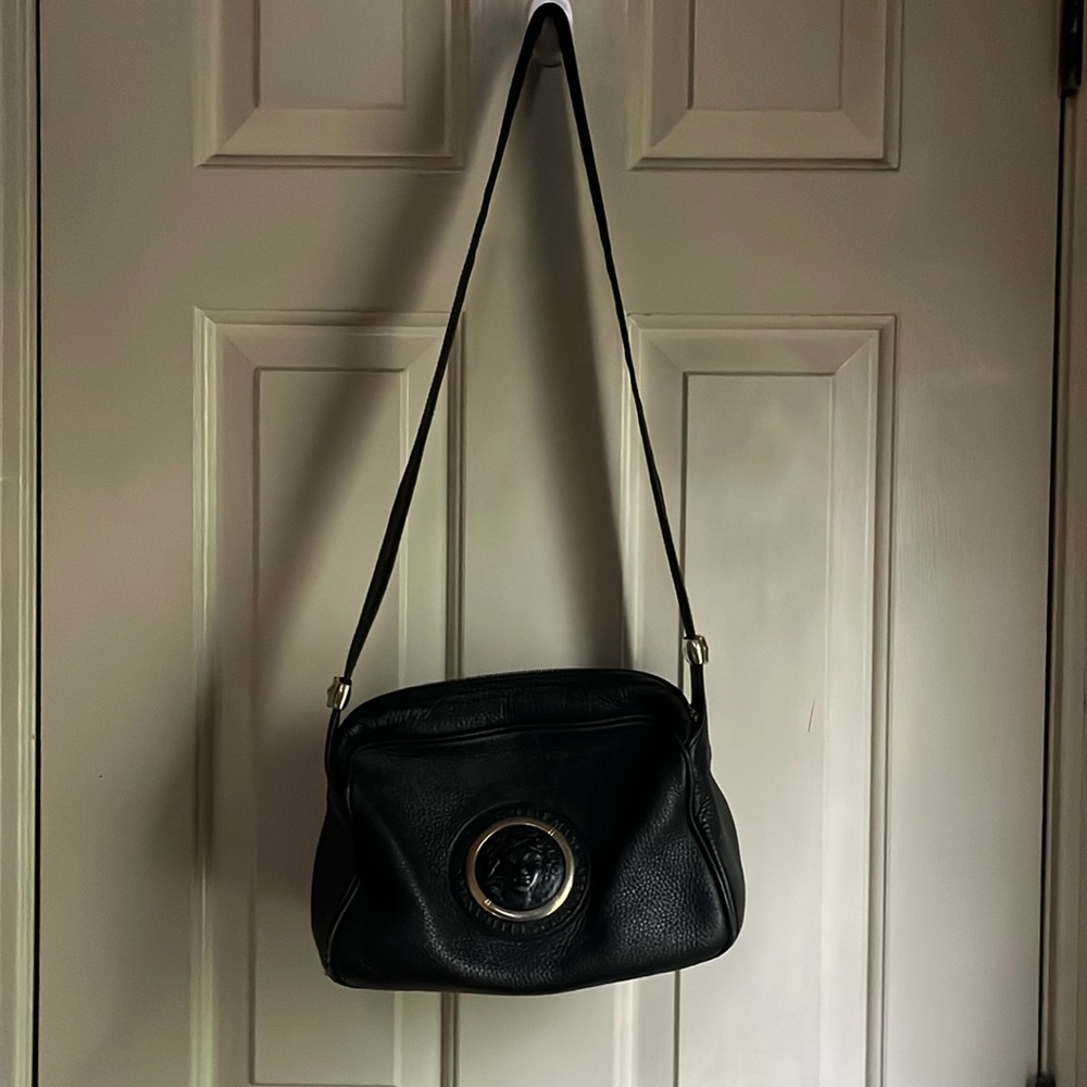 Greta black leather shoulder bag made in Italy. GUC